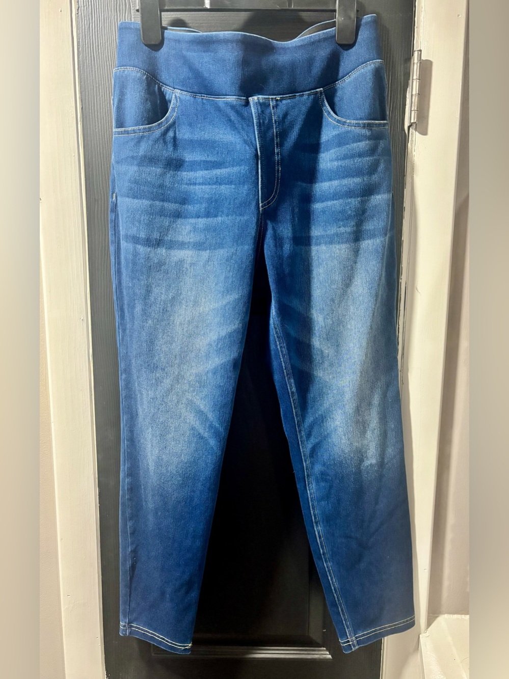 HALARA Men’s Slim Straight Jeans in Blue Wash